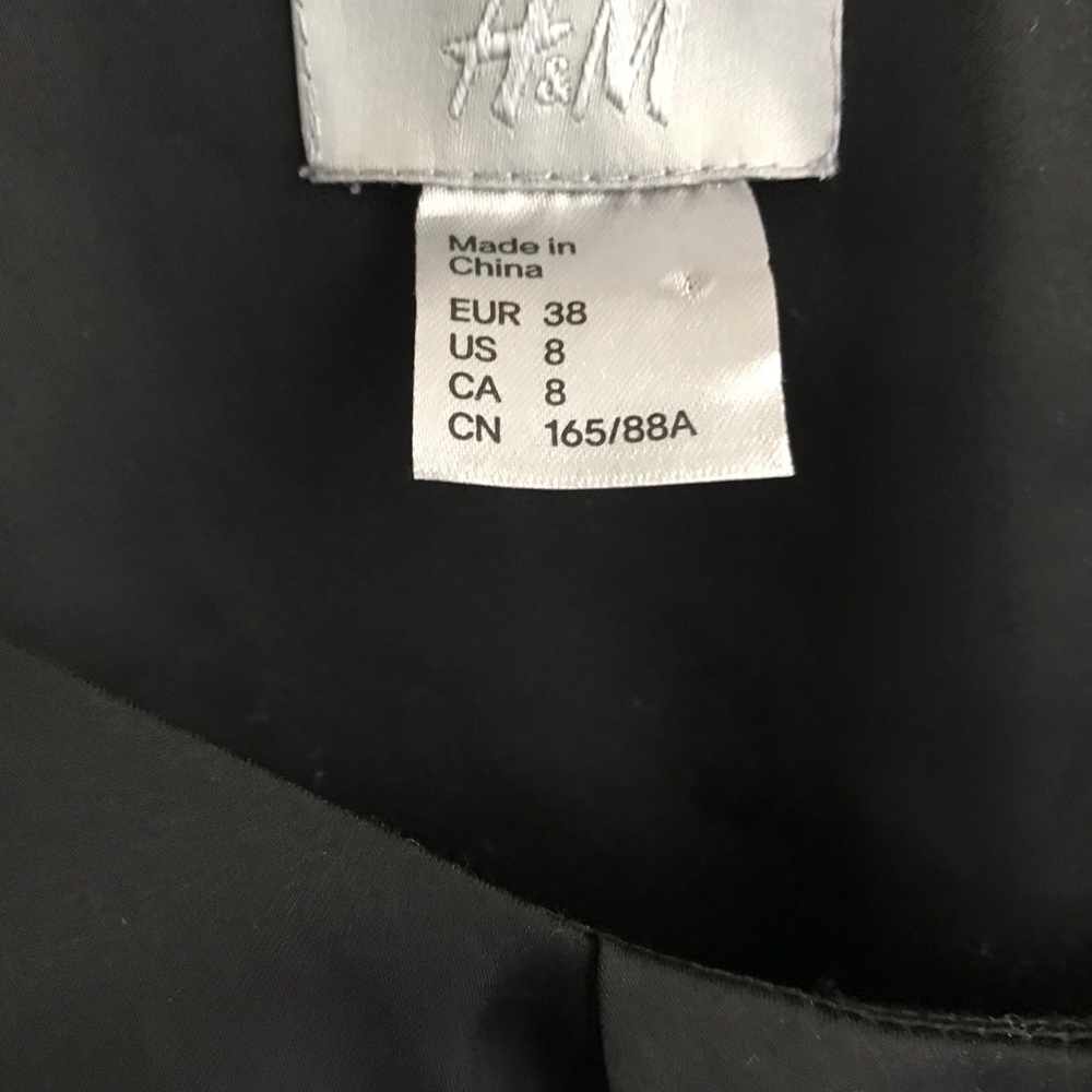 Draped LBD for effortless style with pockets! - Picture 7 of 7